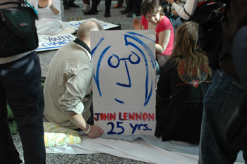 25th anniversary of John Lennon's death