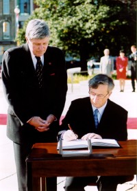 Minister Duhamel and Prime Minister Jean-Claude Juncker