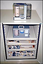 Hygrothermographes places a l'interieur et a l'exterieur d'un cabinet de conservation des collections.