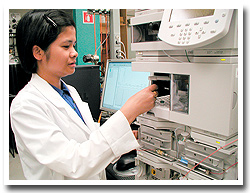 Phuong Mai Le, a natural products chemist, is a Post-Doctoral Fellow at NRC-INMS. She is isolating compounds from ginseng to be used as standards and is pictured here setting up the mass spectrometer to test the purity of her latest fractions.