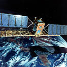 Artist's concept of the RADARSAT-1 satellite in orbit around the Earth.