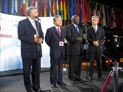 From left to right, Canadian Health Minister Ujjal Dosanjh - Dr. Jong-wook Lee, Director General, World Health Organization - Dr. Jacques Diouf, Director General, Food and Agriculture Organization and - Dr. Alejandro Thiermann, President, Terrestrial Animal Health Code Commission, World Organization for Animal Health.