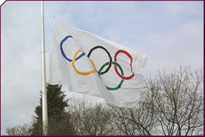 Lever du drapeau olympique