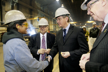 The Honourable Monte Solberg, Minister of Human Resources and Social Development, with (from left to right) Ms. Jotheney Thanabalasingam, first-year welding apprentice; Mr. Don Oborowsky, President and Chief Executive Officer of Waiward Steel Fabricators Ltd; and Mr. Laurie Hawn, Member of Parliament for Edmonton Centre, during the Apprenticeship Incentive Grant announcement in Edmonton on April 4, 2007