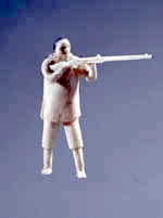Standing hunter with rifle; PCD 94-854-017