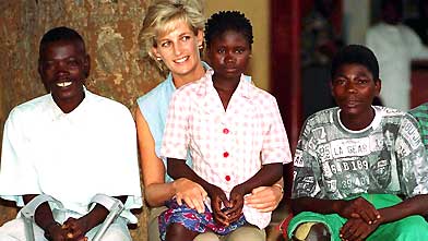 Diana poses with child victims of landmines in Angola in 1997. (Tim Graham/Getty Images)