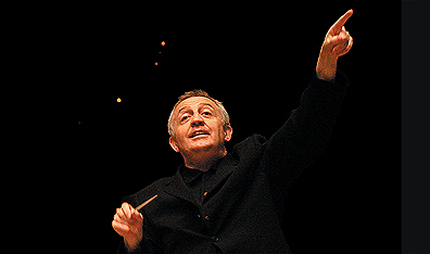 When I point my finger, that means a tympani solo: Conductor Bramwell Tovey. Courtesy Vancouver Symphony Orchestra.