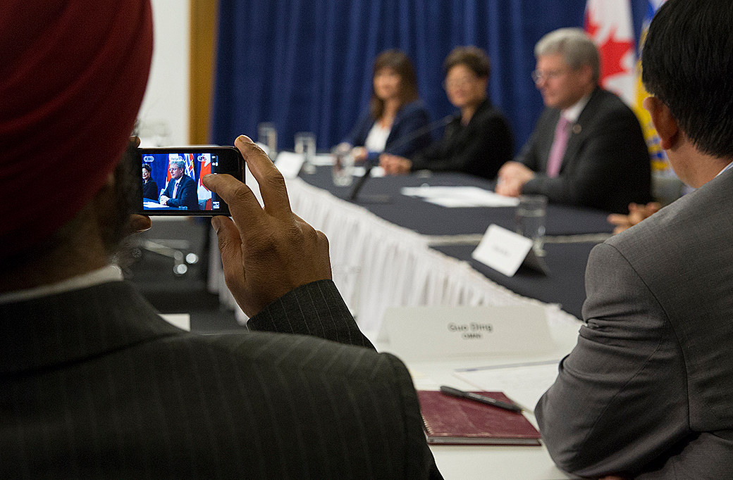 Prime Minister Stephen Harper participates in a media round table in Vancouver, British Columbia, September 14, 2013. (PMO Photo by Jason Ransom)