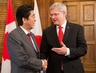 Le PM Harper accueilleSon Excellence Shinzo Abe, Premier ministre du Japon, et Mme Akie Abe  Ottawa