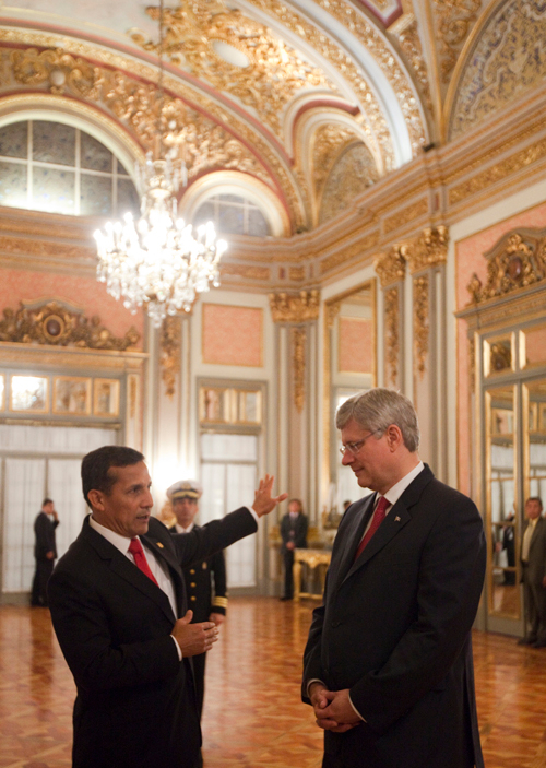 Le Premier ministre Stephen Harper s'entretient avec Ollanta Humala Tassa, Prsident de la Rpublique du Prou, au palais prsidentiel,  Lima. 22 mai 2013.(Photo par Deb Ransom)
