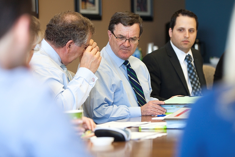 Le ministre Jim Flaherty est l'hte d'une runion au sujet du budget avant sa prsentation. 19 mars 2012. (Photo par Jason Ransom)