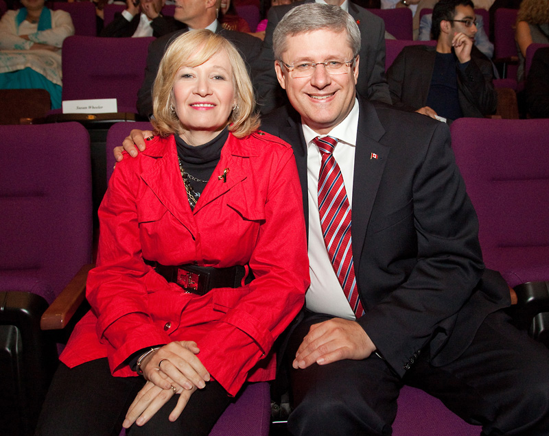 Le Premier ministre Stephen Harper et son pouse Laureen assistent  la premire du film Breakaway au Centre national des Arts. 3 octobre 2011. (Photo par Jill Thompson)