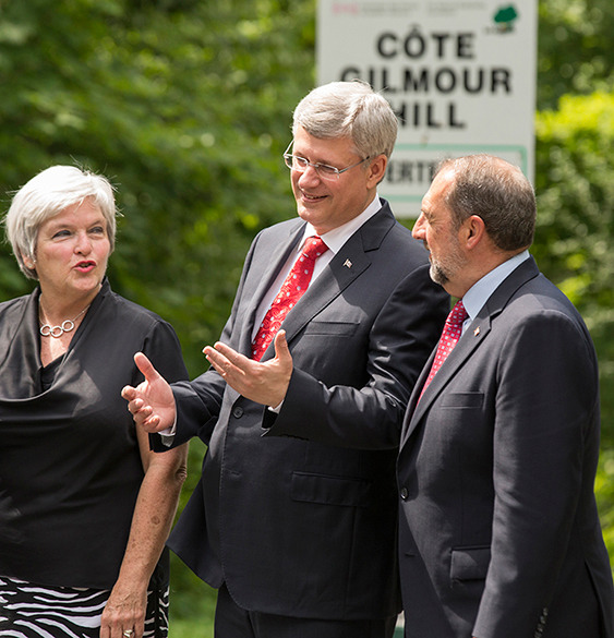 Le PM Harper fait une annonce  Qubec