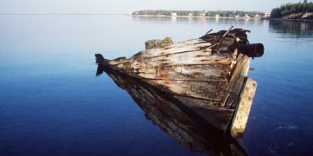 The wreck of John and Alex at low water level, Fathom Five National Marine Park